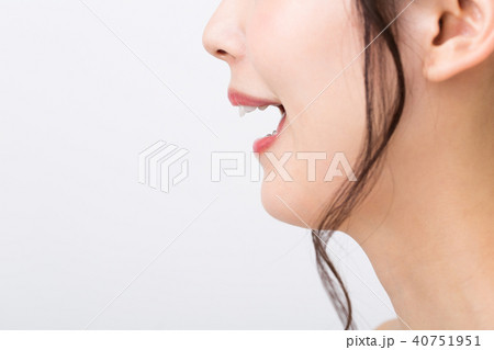 口 女性 40751951