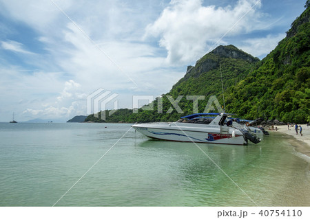 Landscape of speed boat in Mu Ko Ang Thong 40754110