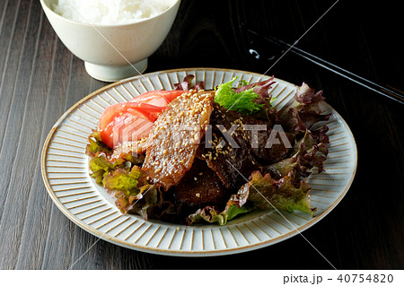 黒毛和牛の焼き肉とご飯 40754820