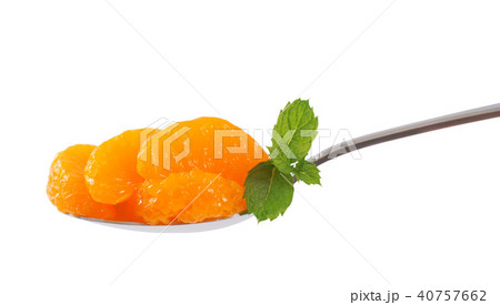 spoon of peeled tangerine segments 40757662