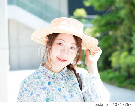 お出かけ　女性 40757767