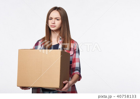 Delivery, relocation and unpacking. Delivery, relocation and unpacking. 40758133