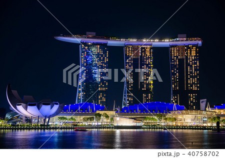 マリーナベイ サンズの夜景 シンガポール の写真素材