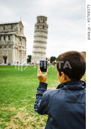 Photographing the tower 40768375