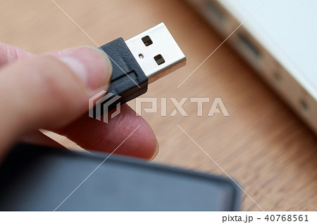 データ (ノートパソコン PC HDD バックアップ ミラーリング 女性 人物 個人情報 記憶媒体) データ (ノートパソコン PC HDD バックアップ ミラーリング 女性 人物 個人情報 記憶媒体) 40768561