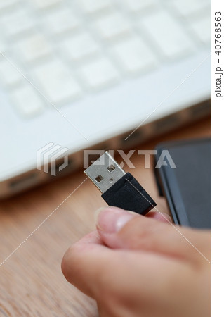 データ (ノートパソコン PC HDD バックアップ ミラーリング 女性 人物 個人情報 記憶媒体) データ (ノートパソコン PC HDD バックアップ ミラーリング 女性 人物 個人情報 記憶媒体) 40768563