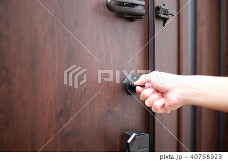 初心者でも簡単に鍵を取り付けできる 種類別に解説 鍵開け 鍵交換 Key110