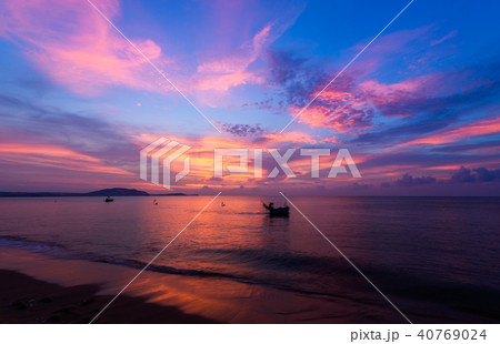 beautiful sunrise and boats in Mui Ne, Vietnam beautiful sunrise and boats in Mui Ne, Vietnam 40769024