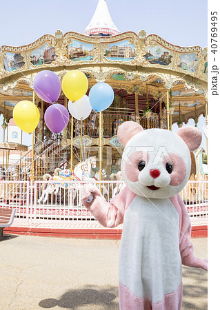 遊園地　着ぐるみ　パンダ　かわいい　風船 40769495