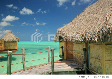 水上コテージの楽園でリラックス overwater bungalows in Paradise 水上コテージの楽園でリラックス overwater bungalows in Paradise 40774016
