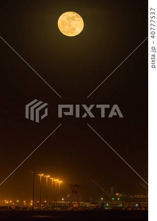 Super moon above the Los Angeles Harbor cargo Yard Super moon above the Los Angeles Harbor cargo Yard 40777537
