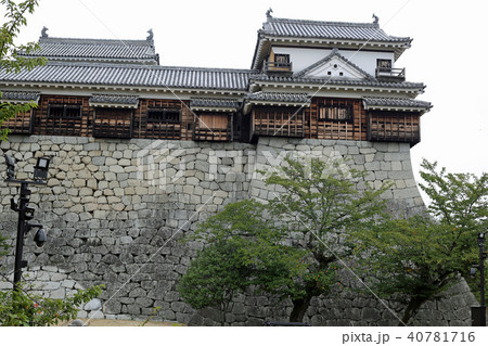 晩夏の松山城 40781716