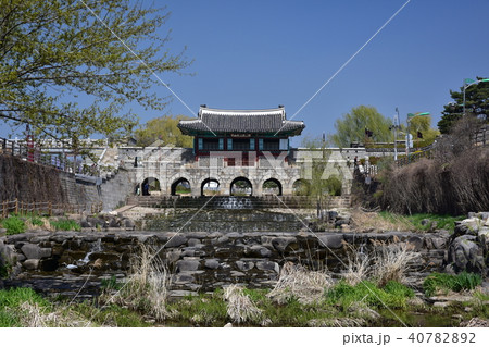 韓国 水原の城壁 40782892