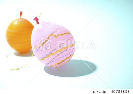 ヨーヨー（色背景） 40783333