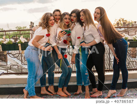 Beautiful Women Friends Having Fun At Bachelorette Party 40786587