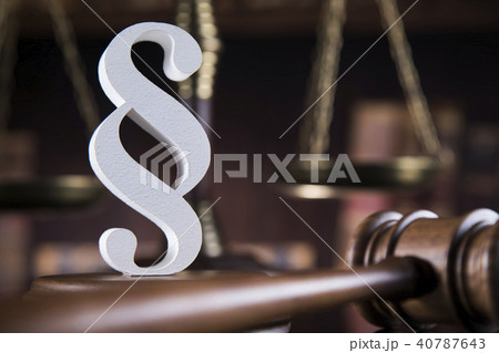 Paragraph, Judges wooden gavel 40787643