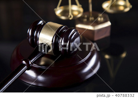 Mallet, legal code and statue of justice, Law  40788332