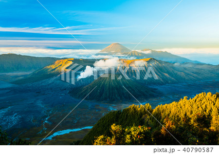 The Mount Bromo during sunset	 40790587
