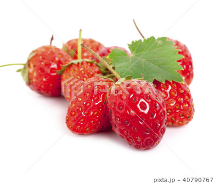 Strawberries isolated over white background Strawberries isolated over white background 40790767