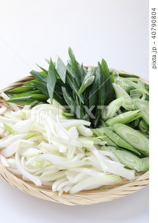 葉玉葱の下拵え 葉玉葱の下拵え 40790804