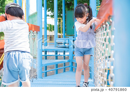 公園で遊ぶ子供 公園で遊ぶ子供 40791860
