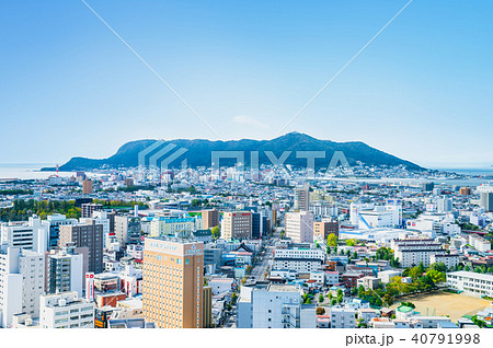 函館市の街並みと函館山 (五稜郭タワーからの眺望) ※2017年10月撮影 函館市の街並みと函館山 (五稜郭タワーからの眺望) ※2017年10月撮影 40791998