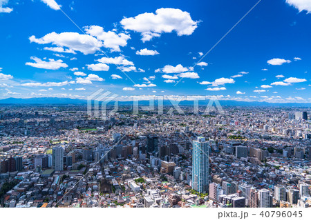 《東京都》白い雲と青い空・東京住宅イメージ 40796045