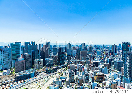 大阪市、福島区の都市風景。大阪駅西側地域の高層ビル群。梅田ランプ西交差点付近。 40796514