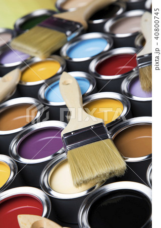 Colorful paint cans with paintbrush 40800745