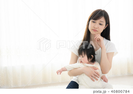 赤ちゃん　育児イメージ 40800784
