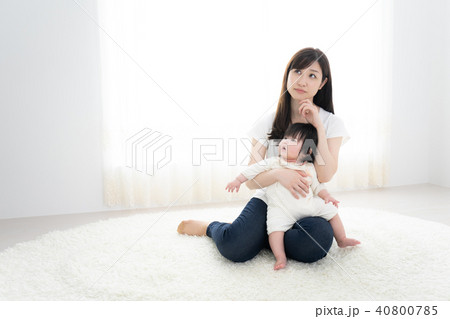 赤ちゃん　育児イメージ 40800785