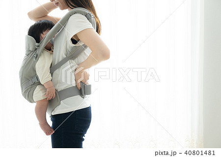 赤ちゃん　育児イメージ 40801481