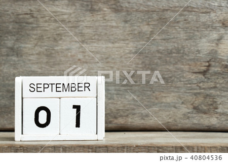 White block calendar present date 1 and September 40804536