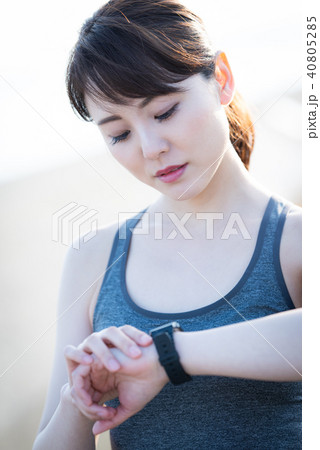 スポーツ　女性 40805285
