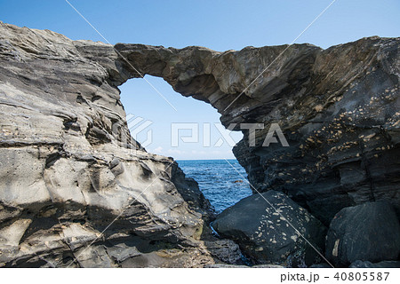 城ヶ島 馬の背洞門 40805587