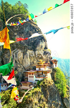 Colorful Buddhist prayer flags at Taktshang Goemba Colorful Buddhist prayer flags at Taktshang Goemba 40805957