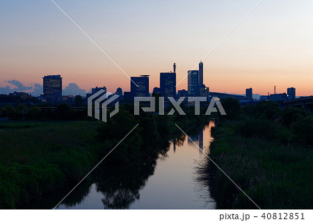 さいたま新都心と芝川に映える景観　夕景　夜景 40812851