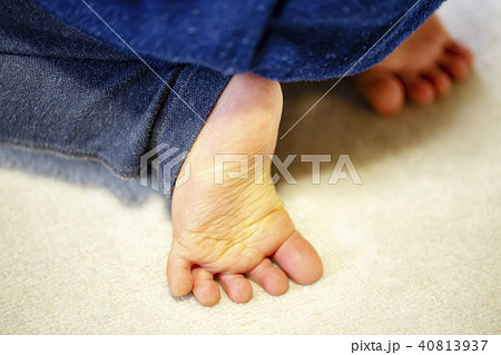 赤ちゃんの足　足の裏 40813937