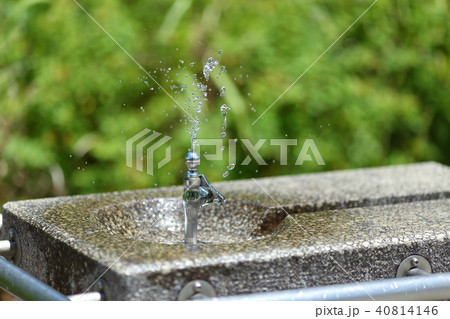 公園の飲料水栓 40814146