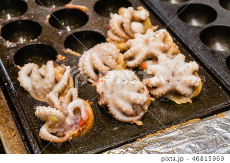 Close up of Takoyaki with squid, Making Takoyaki Close up of Takoyaki with squid, Making Takoyaki 40815969