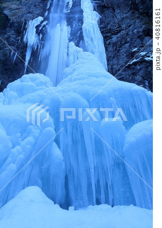 新滝の大規模な氷瀑 40816161