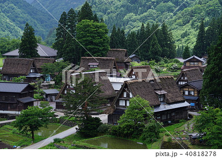 五箇山相倉集落、田植えを終え、夏を待ちます。 五箇山相倉集落、田植えを終え、夏を待ちます。 40818278