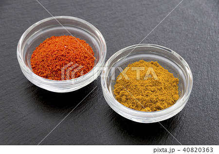 一味唐辛子とカレーパウダー 40820363