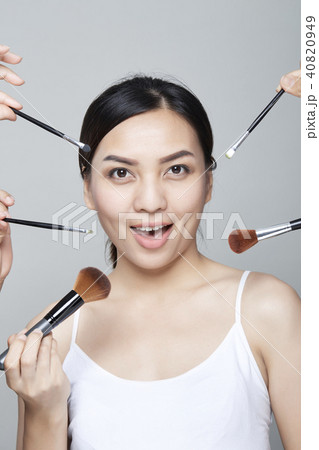 Beautiful woman skincare portrait Beautiful woman skincare portrait 40820949