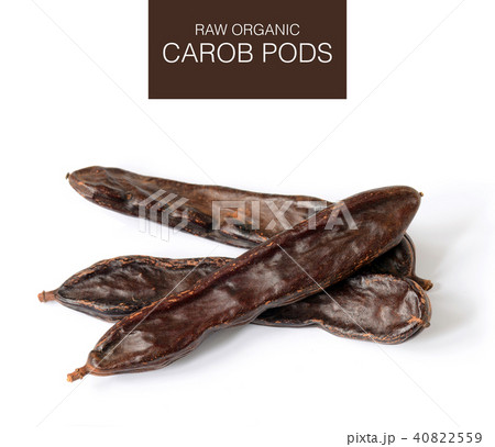 Ripe carob pods 40822559