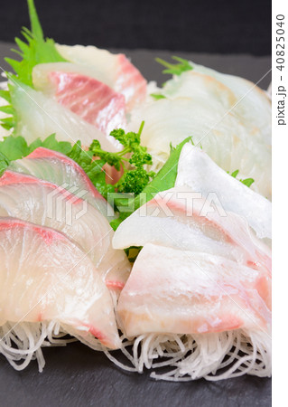 新鮮な白身魚刺身盛り合わせ 新鮮な白身魚刺身盛り合わせ 40825040