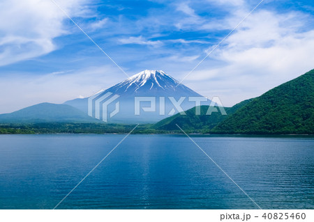 本栖湖と富士山 本栖湖と富士山 40825460