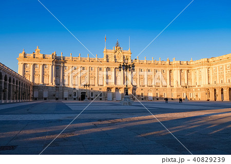 マドリード王宮 夕方 マドリード王宮 夕方 40829239
