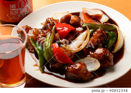 中華料理 酢豚と紹興酒 中華料理 酢豚と紹興酒 40832348