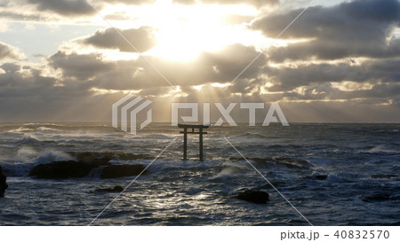 大洗 神磯 日の出 光芒 大洗 神磯 日の出 光芒 40832570